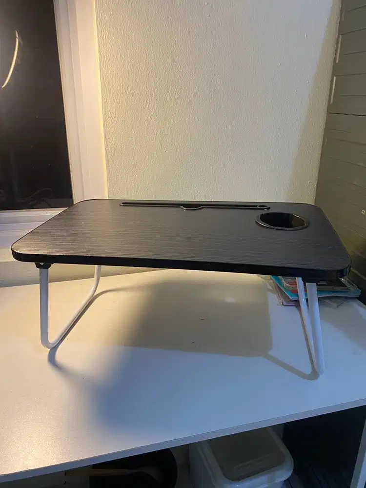 Meja Belajar Lipat Praktis
