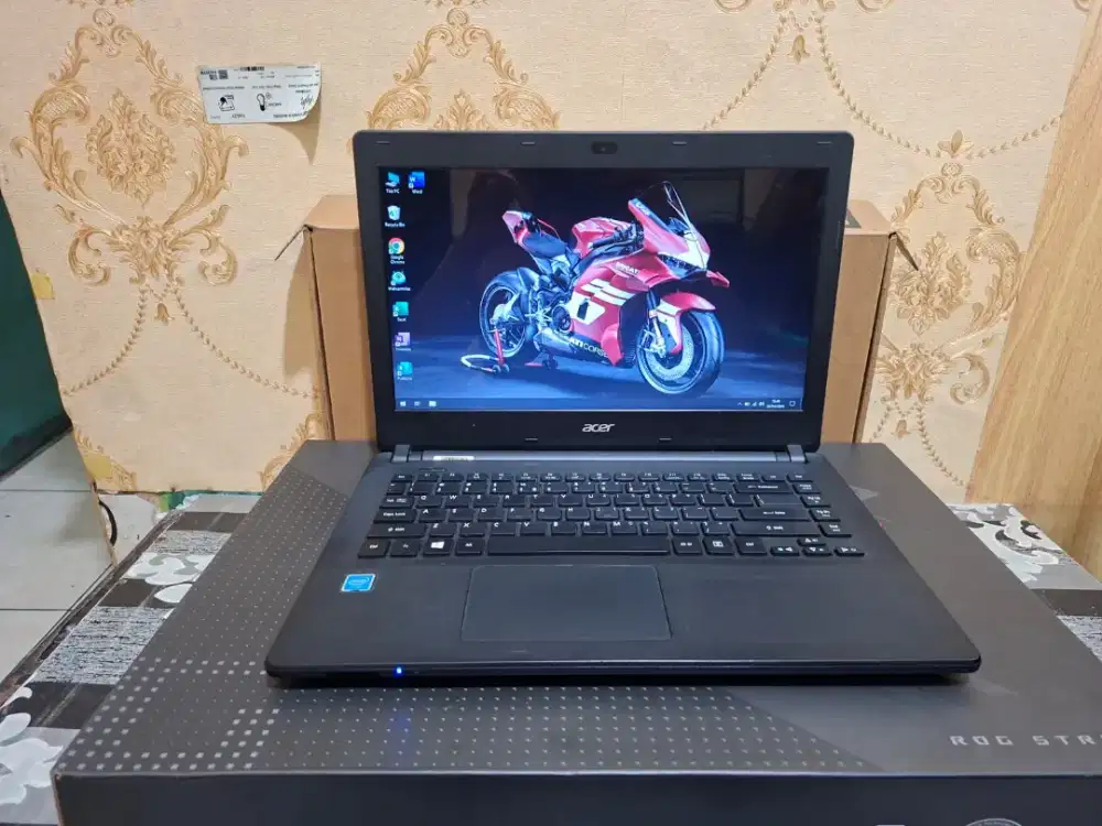 Laptop Acer Aspire ES1-431 - HDD 500GB -4GB -No Minus -Siap Pake