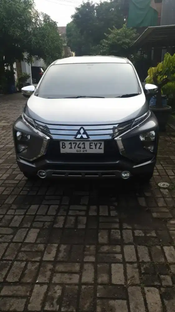 Mitsubishi Xpander Ultimate 2019, Warna Abu-abu