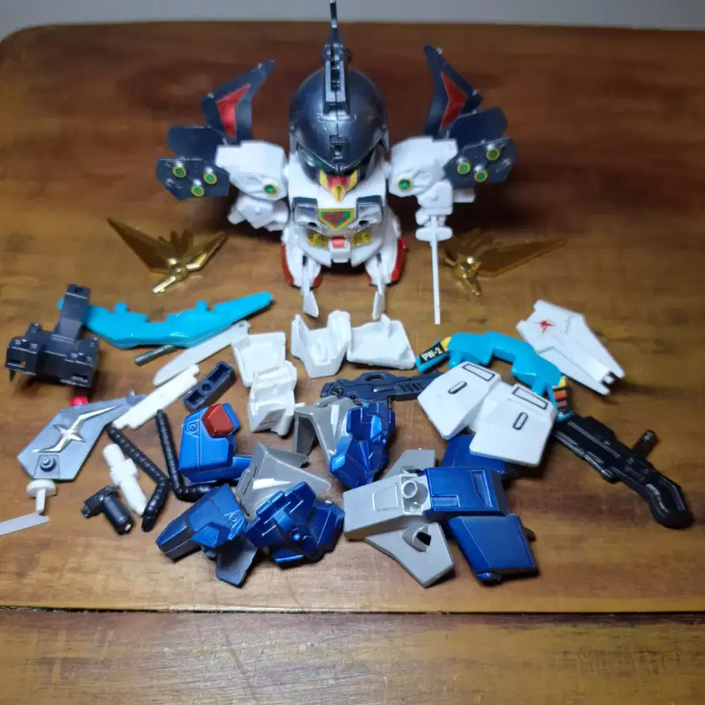 Action Figure Toys Mainan Gundam Gunpla BB Bandai Senshi + Mix Parts