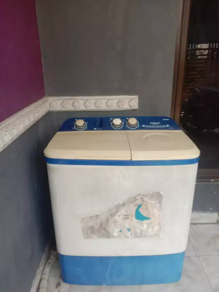 Mesin cuci sanyo aqua
