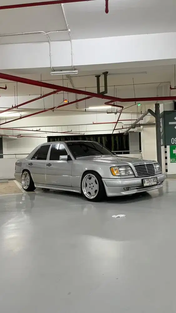 Mercedes-Benz E220 1994 Bensin