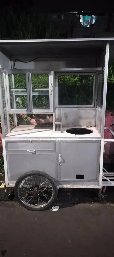 Gerobak bakso keliling