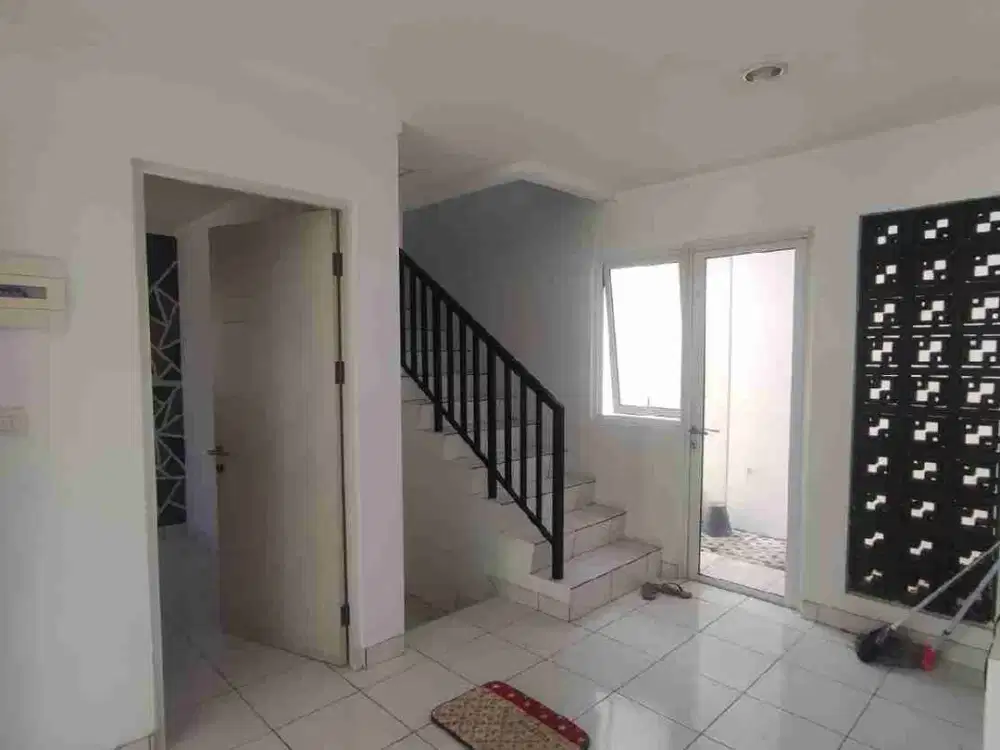 Rumah Dayana kosongan siap huni dengan  canopy depan dan belakang