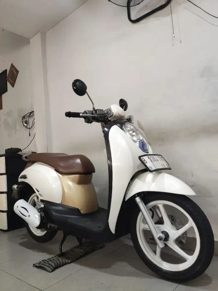 Scoopy Karbu 2010 / 2011 Pajak Panjang Mulus Plat Jakarta ABBA