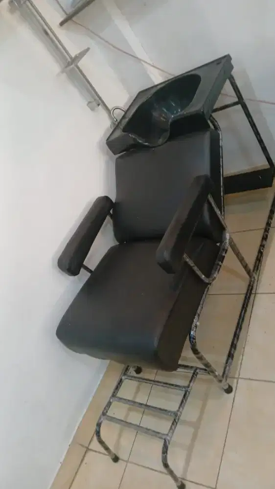 Dijual cepat washbak kursi keramas besi