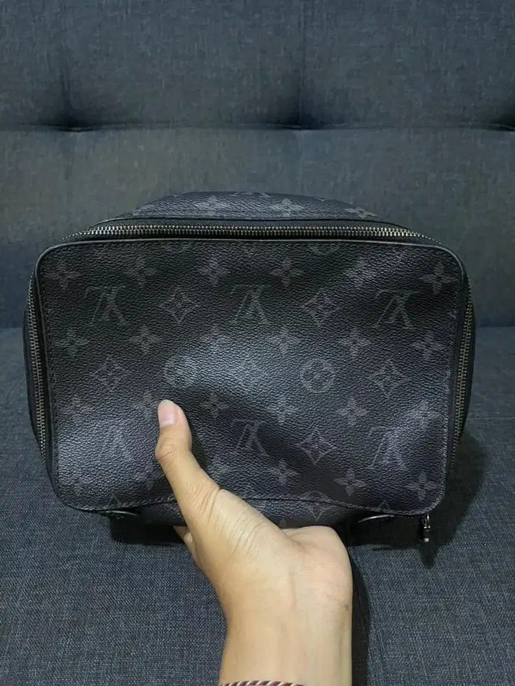 Clutch Bag Louis Vuitton (LV) Black Original
