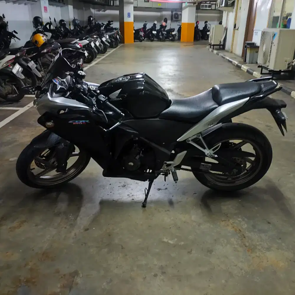 Honda CBR 250 CBU Thai ABS low km