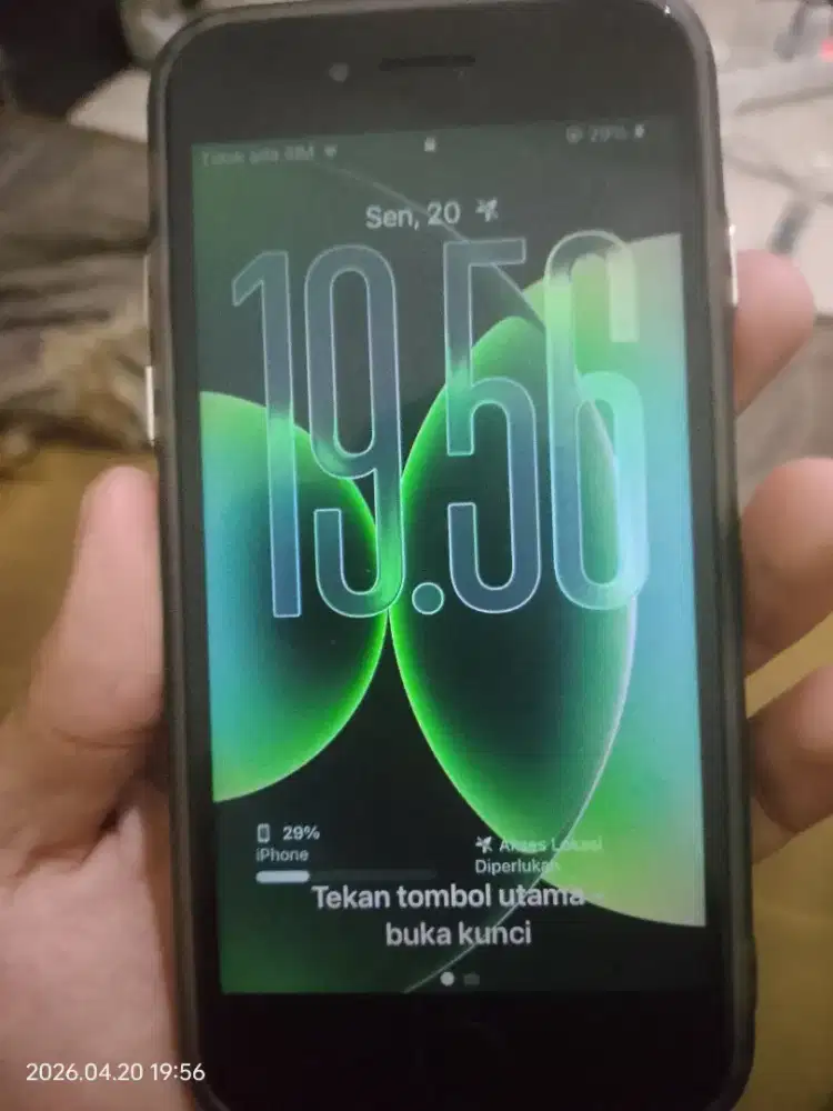 Iphone SE 2020 128 GB inter Singapura