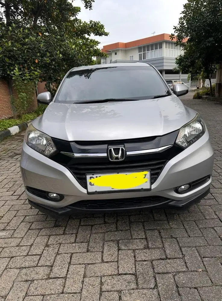 HRV E CVT Matic TAHUN 2015 silver