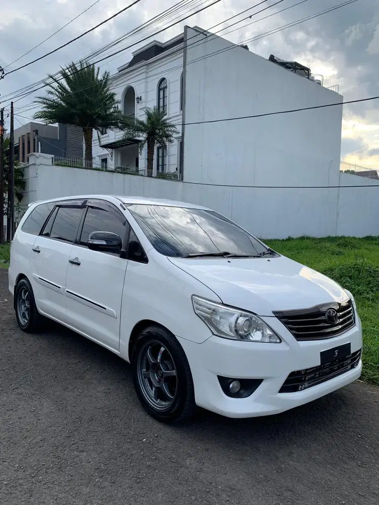 Kijang Innova Diesel 2012