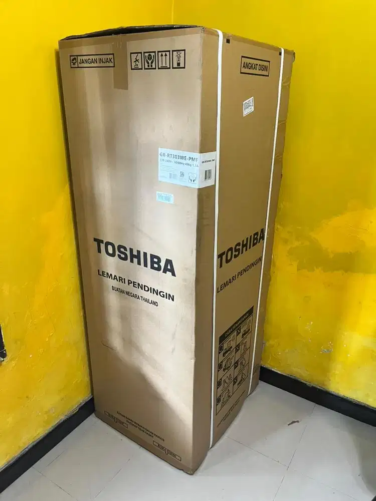 Kulkas THOSIBA GR-RT303WE-PMF kapasitas 233 L inverter