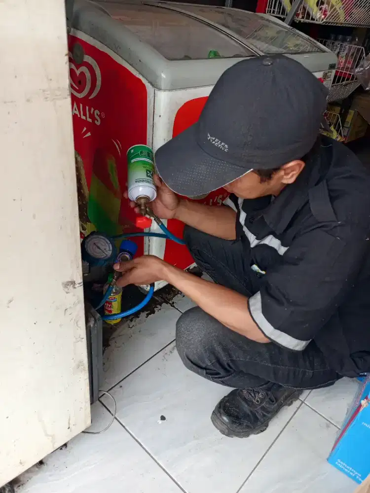 Service Ac / bongkar pasang Ac, kulkas pendingin panggilan