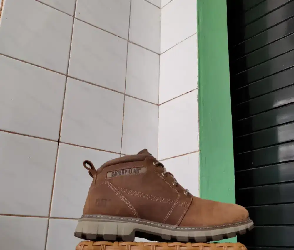 Caterpillar size 44 original.