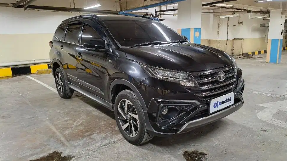 TDP 12JT, Toyota Rush 1.5 S GR Sport Bensin-AT Hitam 2021