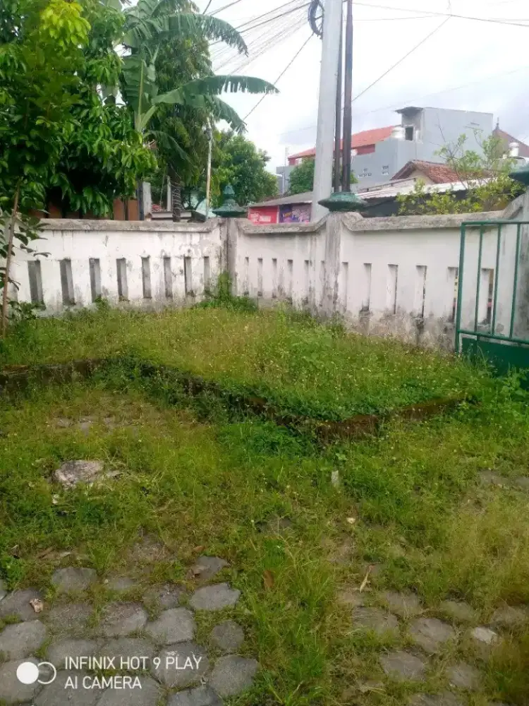 Jasa Bersih-Bersih Halaman Rumah&Teras Harian