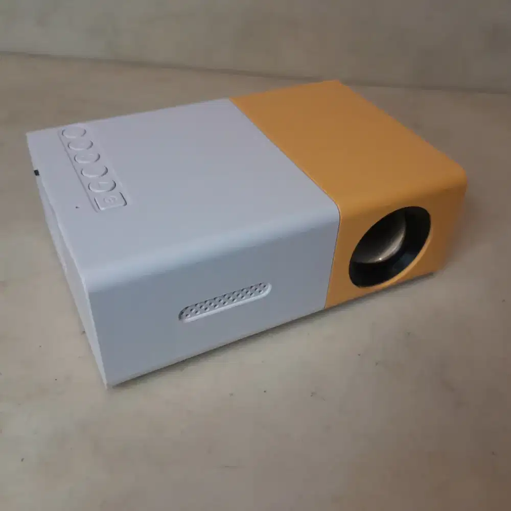 Mini Projector YG300 LED Portable - Komplit Mulus