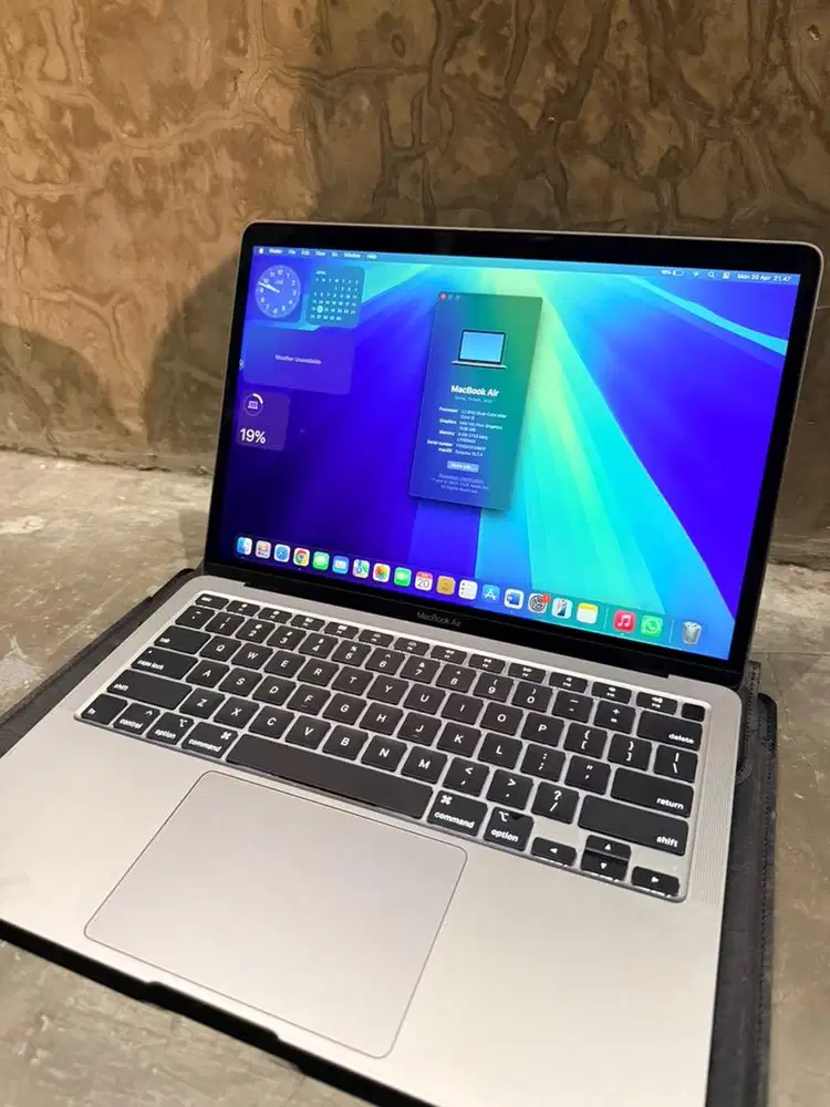 Macbook Air 2020 i3 8/256 GB . Muluss 95%