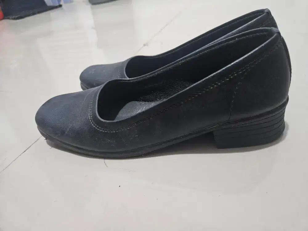 Sepatu pantofel wanita, no minus ukuran 41