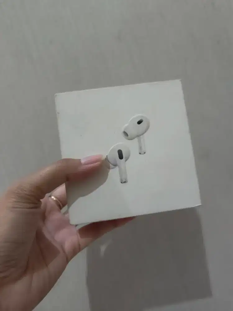 Airpods Pro Gen 2 type C second use good condition