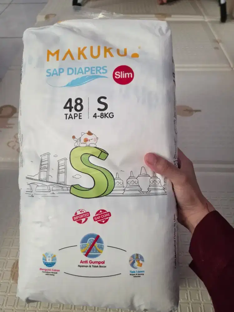 NEW MAKAKU SLIM DIAPERS Size S 48pcs + 4