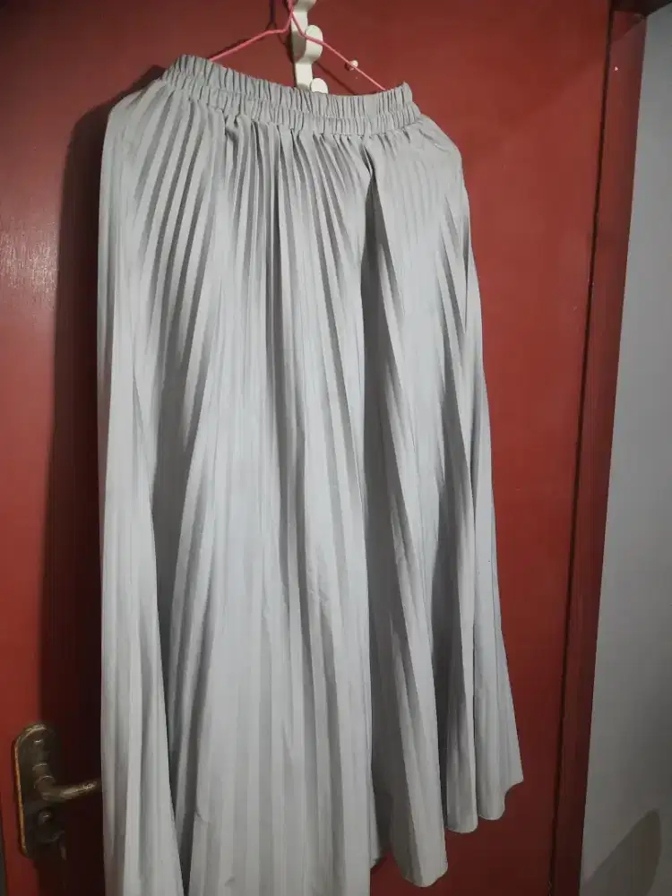 Rok abu sz L silver bagus banget