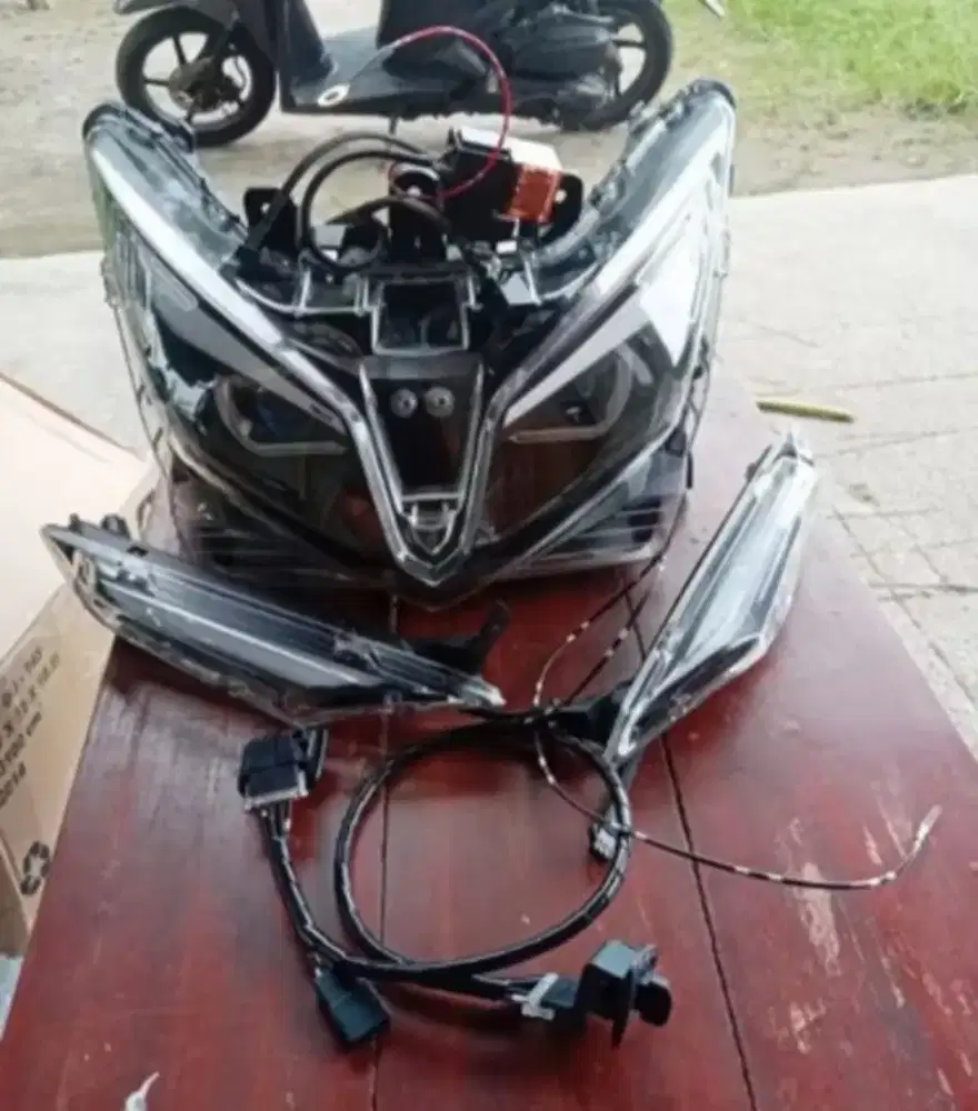 Headlamp Fullset Custom Vario 125 old KZR model Lazy