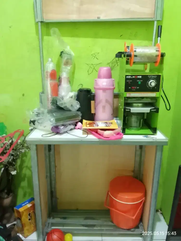 stand jualan + mesin press (tidak d jual satuan)