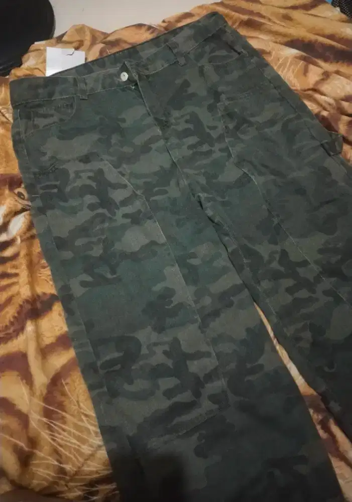 Celana Camo Army