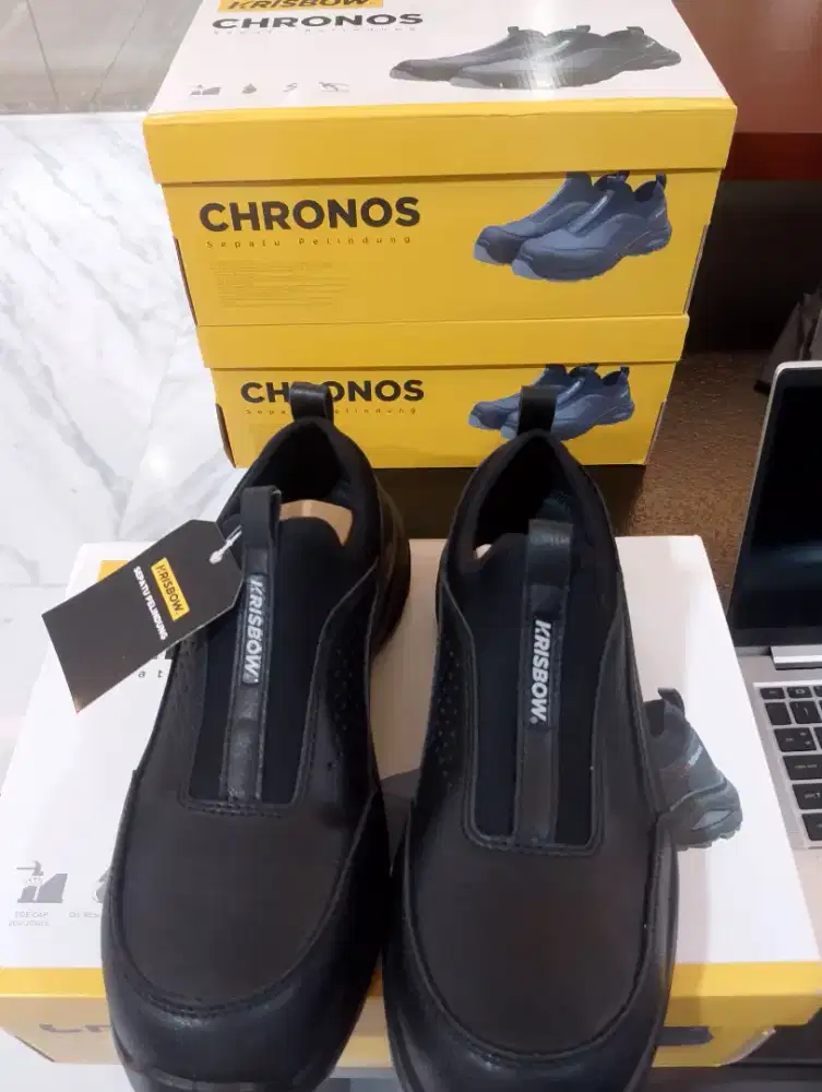 Sepatu Safety Krisbow Cronos ukuran 41