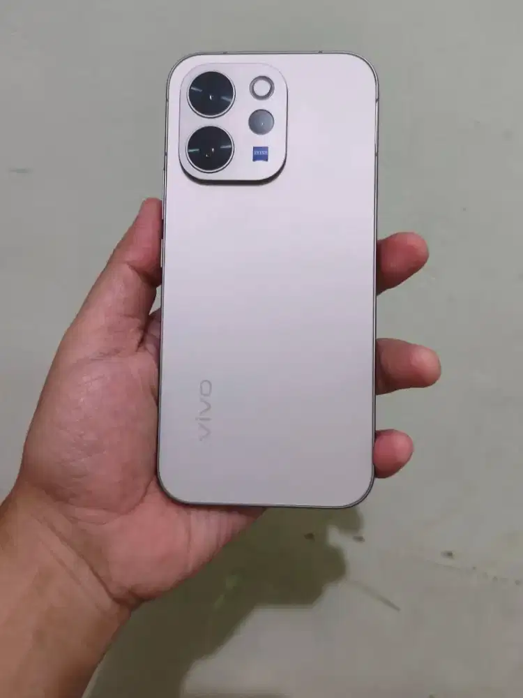 Vivo V70 12/256 Grey Unit Only