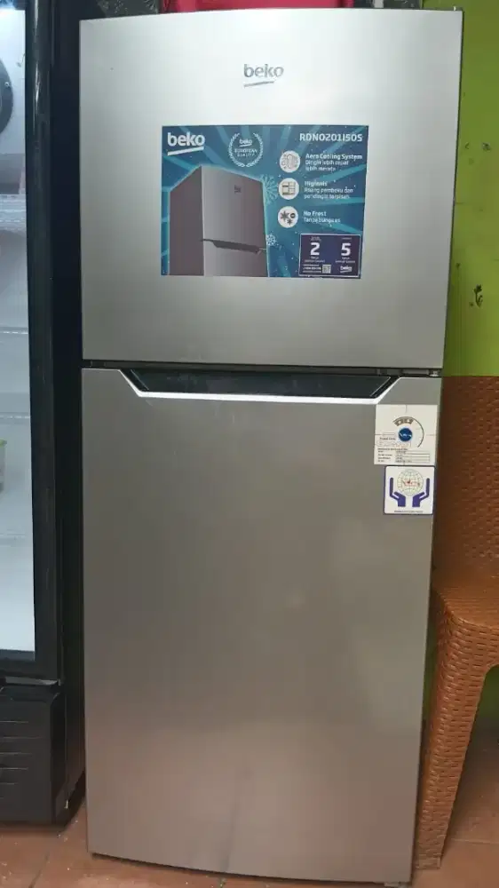Kulkas Beko 2 pintu baru 8 bulan