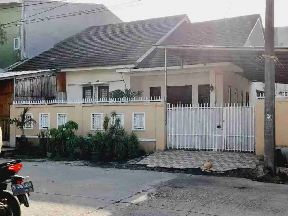 Dijual rumah posisi Hoek dan pinggir jalan utama. Diperumahan Wisma Jaya, Duren Jaya Bekasi