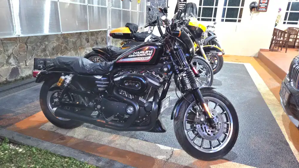 Sportster 883r tahun 2010 full paper