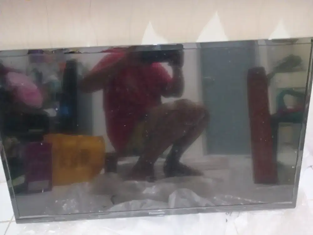 TV LCD Panasonic tipe TH-32F302G ,kondisi nyala no minus + StB