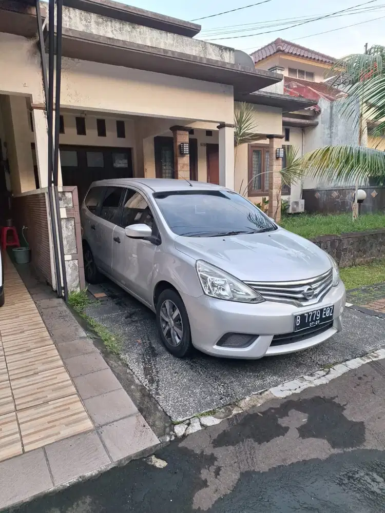 Nissan Grand Livina SV AT Low KM 57rb Record