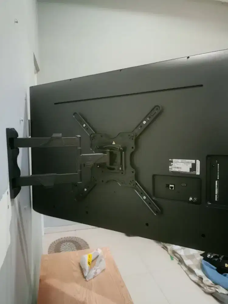 Jual bracket tv & pasang juga menonton tv lebih nyaman