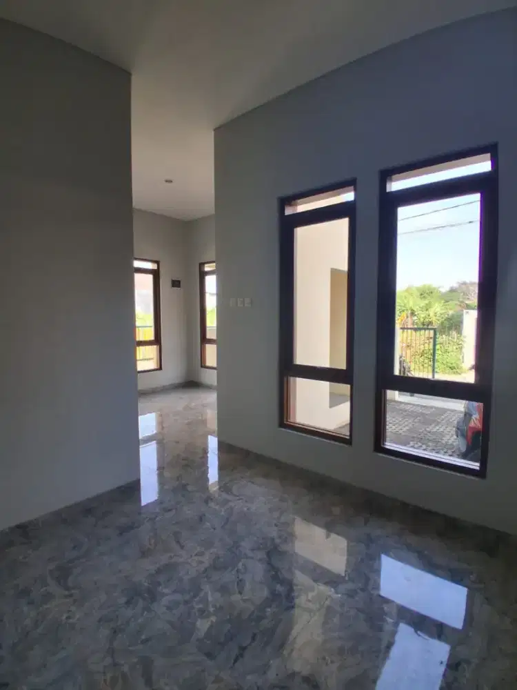 Rumah minimalis baru siap huni di komplek Cisaranteun Arcamanik Shm