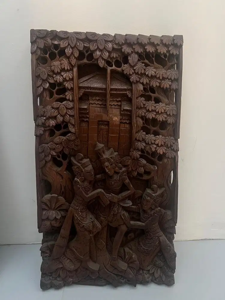 Hiasan Dinding ukiran Kayu Bali