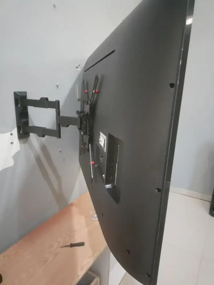 Jual bracket tv led lcd berikut pemasangan universal
