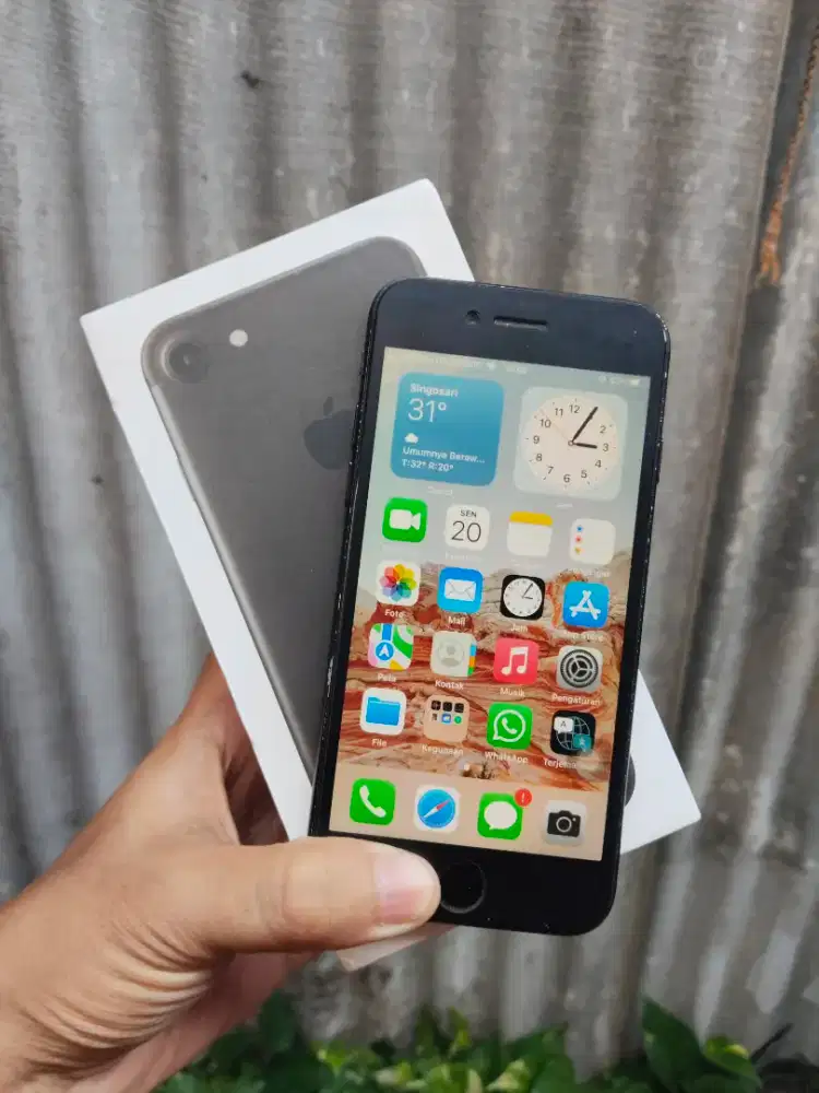 Iphone 7 128GB Inter All Op Icloud kosong.