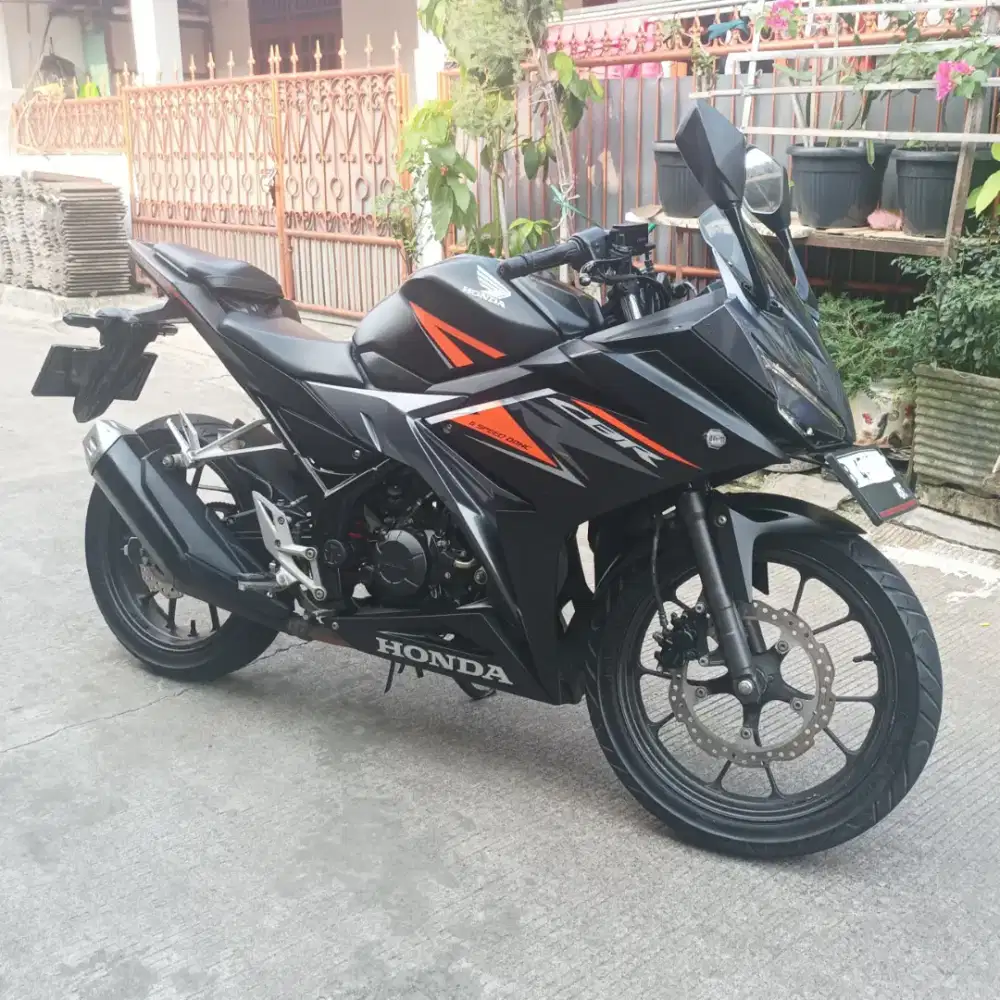 Honda CBR 150 R terawat
