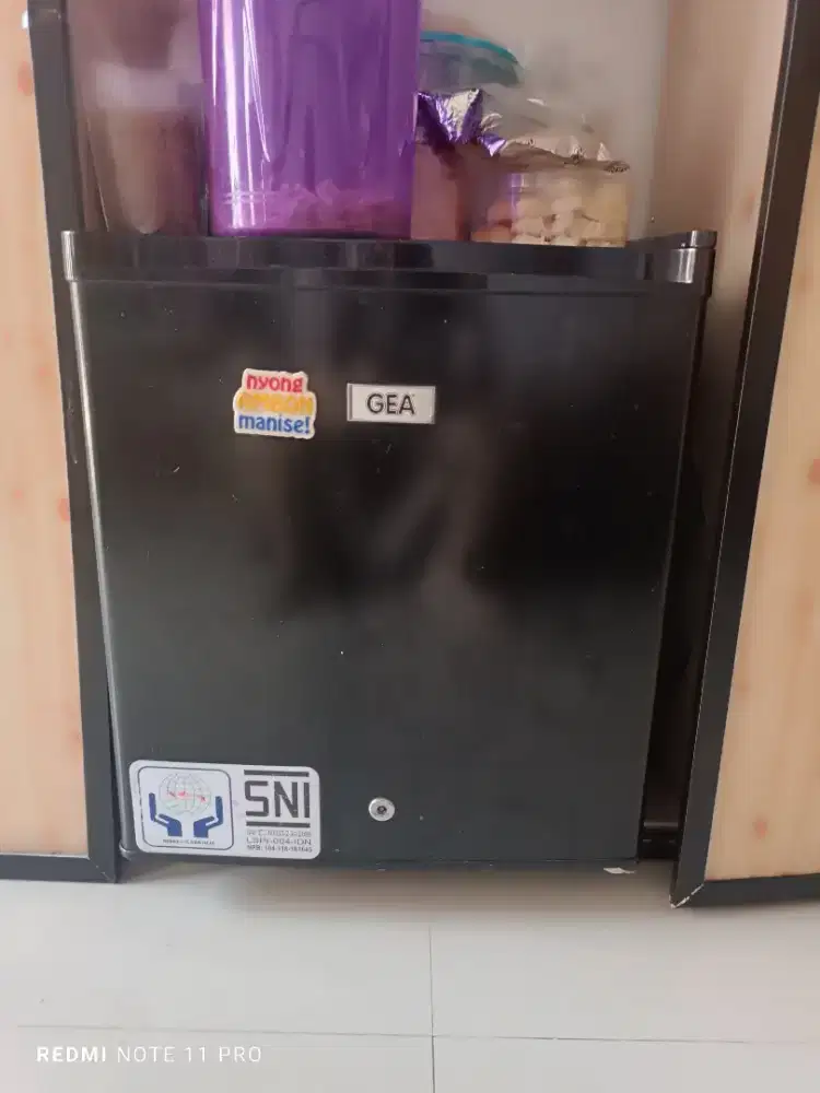 Kulkas Mini GEA