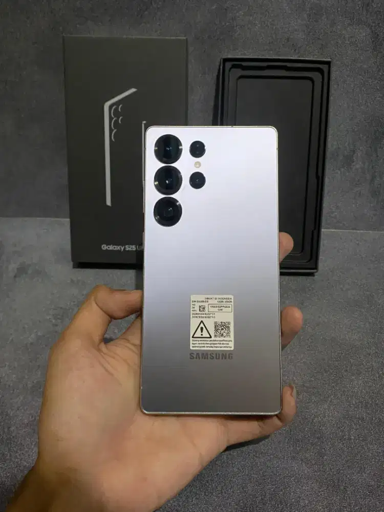 Samsung Galaxy S25 Ultra 12/256Gb Sein mulus lengkap