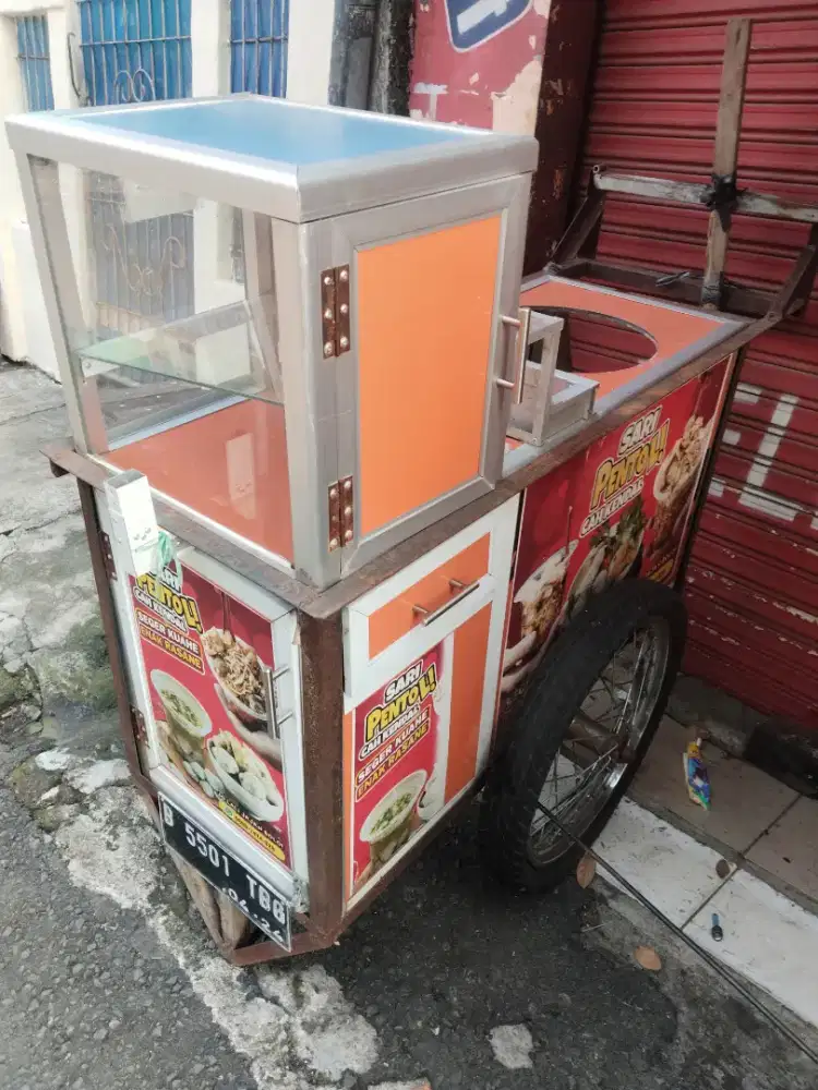 Dicari laki-laki untuk jualan pentol keliling