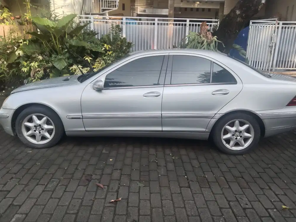 Mercedes-Benz C240 2003 Bensin