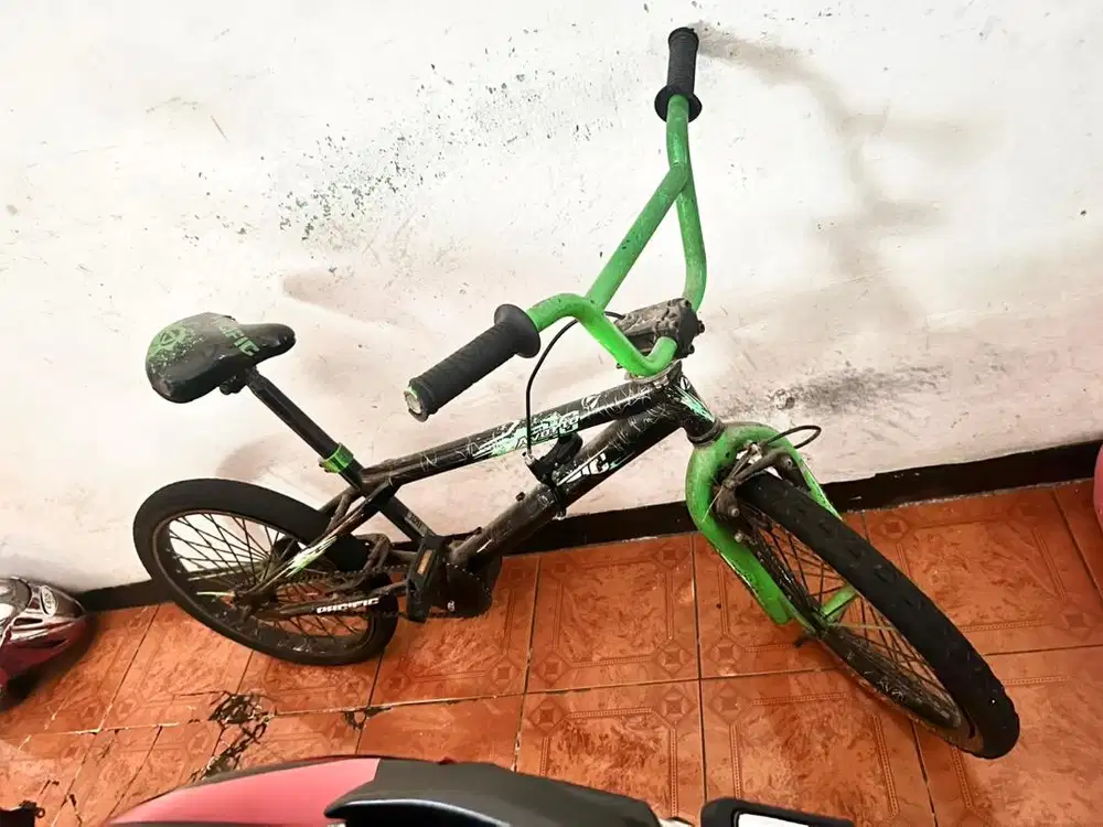Sepeda BMX bekas