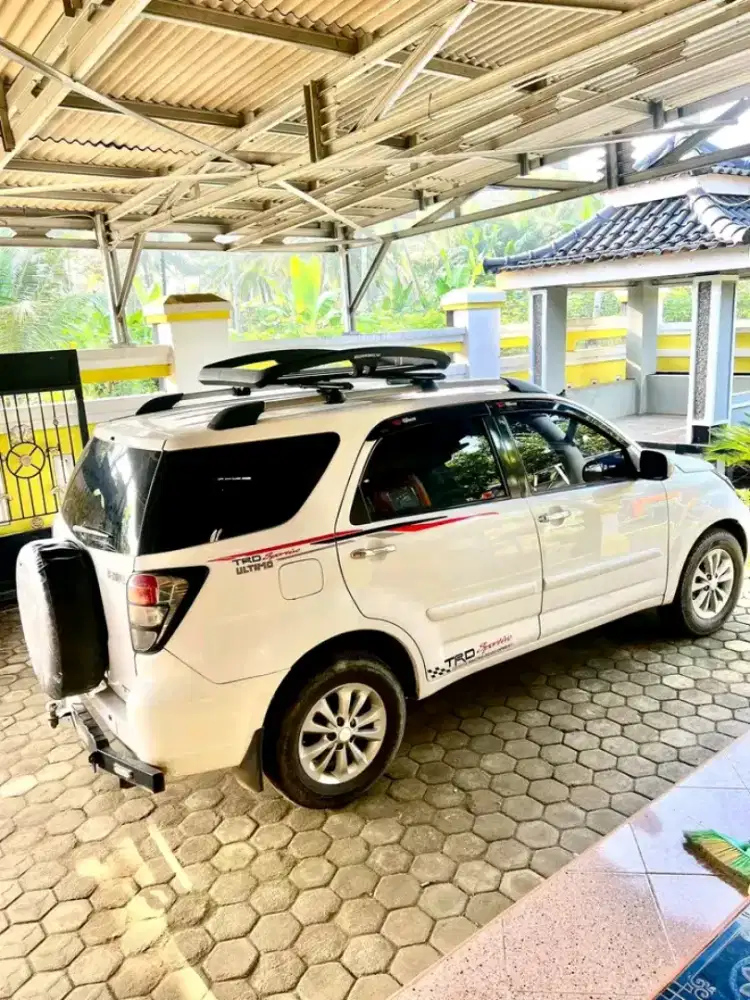 Dijual santai terios tahun 2012