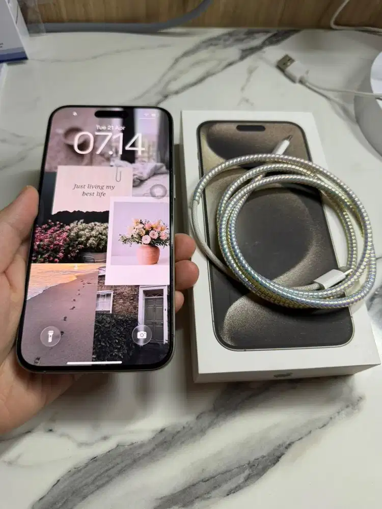 Iphone 15 pro max 256gb titanium IBOX seperti baru