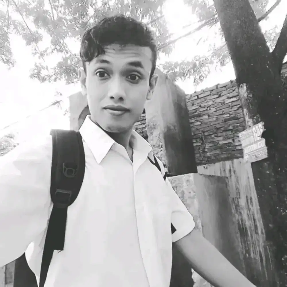 Cari pekerjaan apapun yang penting halal